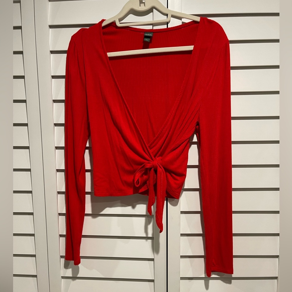 Very flattering wrap crop top